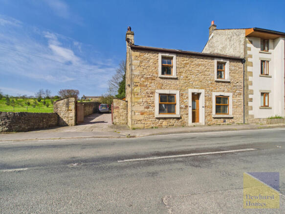 6 bed property, in Lower Road, £425,000
