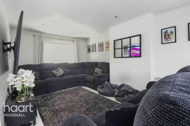 5 bed property, in Arnold Road, £325,000