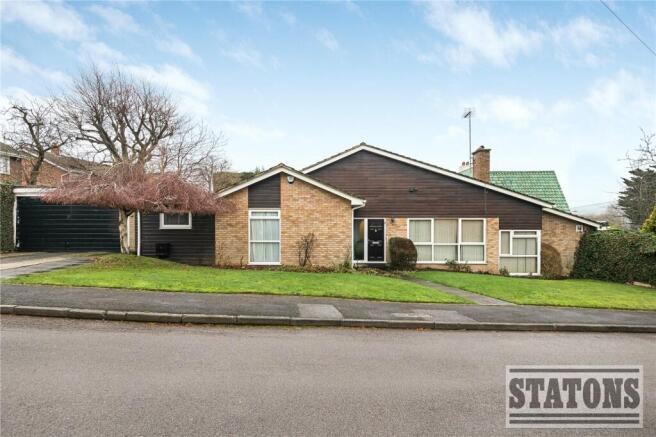 3 bed property, in Herons Rise, £850,000