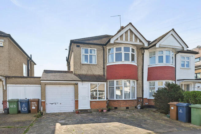 3 bed property, in Cambridge Road, £659,950