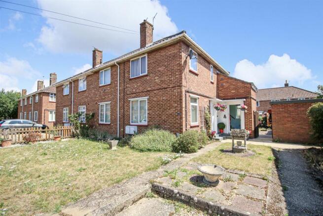 2 bed property, in Watkin Road, £160,000
