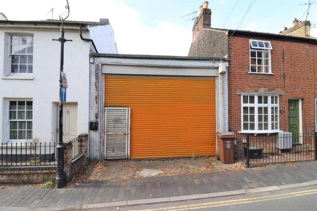 4 bed property, in Albert Street, £450,000
