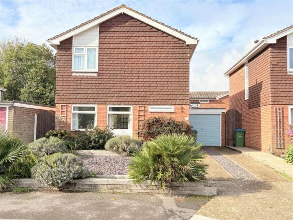 3 bed property, in Link Way, £450,000