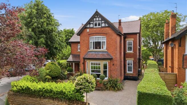 5 bed property, in Musters Road, £1,395,000