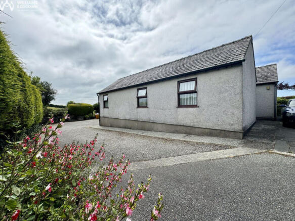 3 bed property, in B5110, £370,000