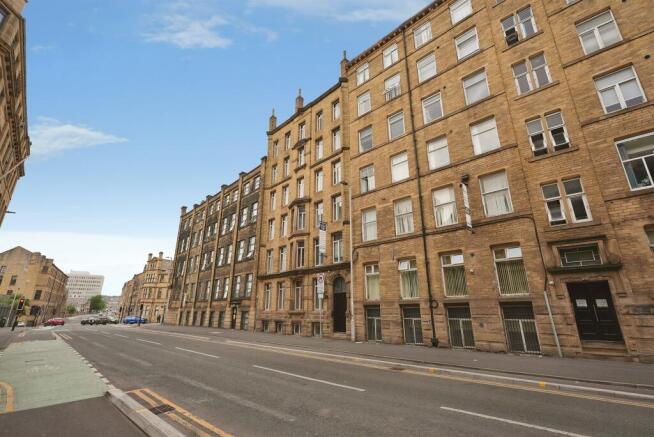2 bed property, in Sunbridge Road, £10,000