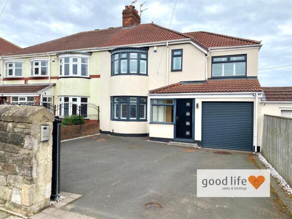 4 bed property, in Cairnside, £325,000