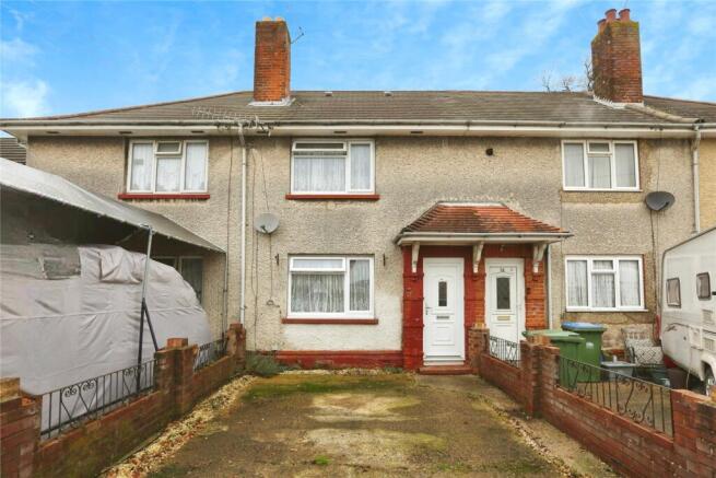 3 bed property, in Acacia Road, £180,000
