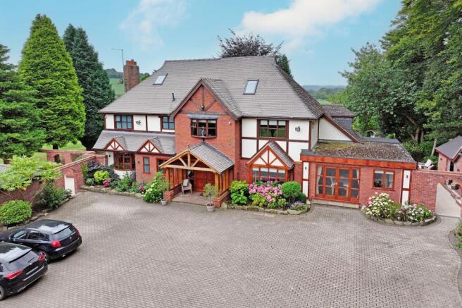 7 bed property, in Shut Lane Head, £1,495,000