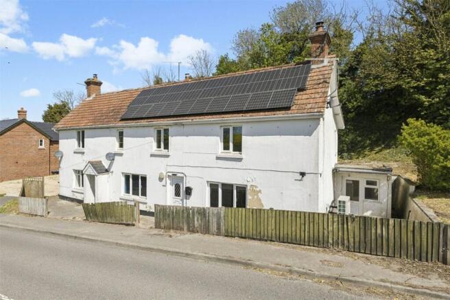 3 bed property, in Chitterne, £275,000