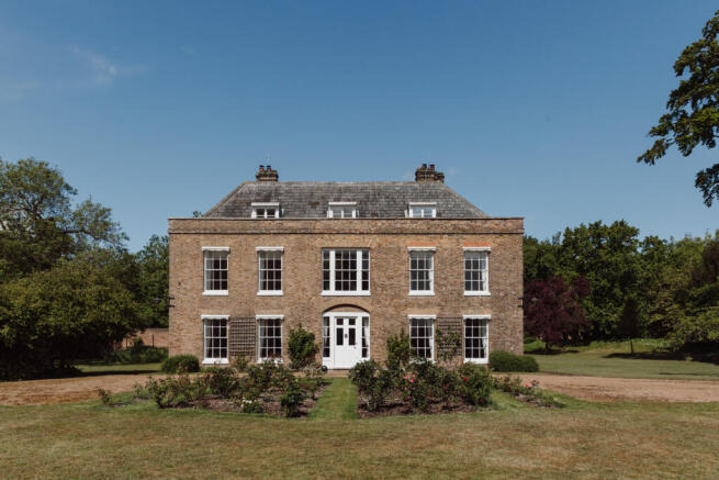 9 bed property, in Upnor Castle House, £3,850,000