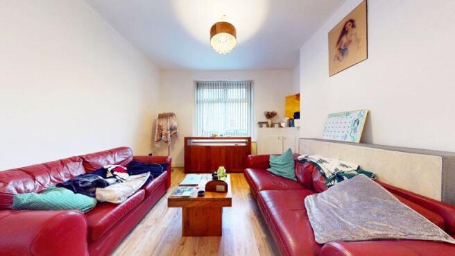 4 bed property, in Iron Street, £325,000