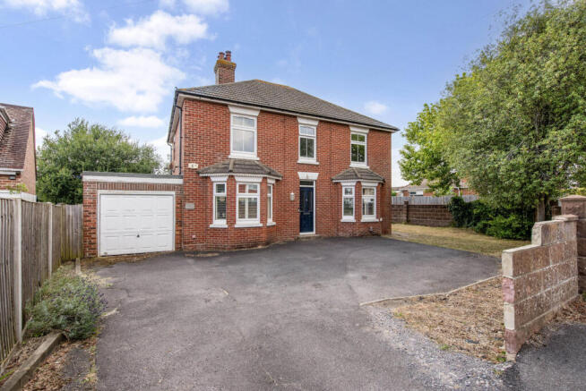 4 bed property, in Hunts Pond Road, £600,000