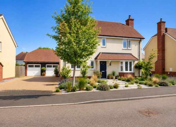 4 bed property, in Crab Apple Drive, £575,000
