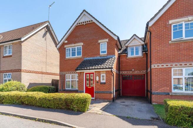 3 bed property, in Lodge Farm Drive, £300,000