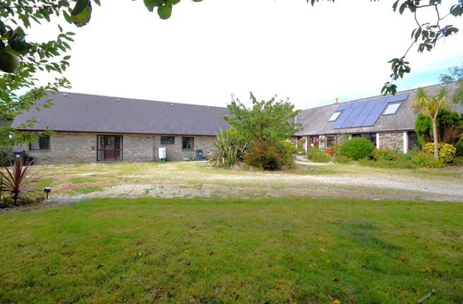 8 bed property, in St Mawgan, £775,000