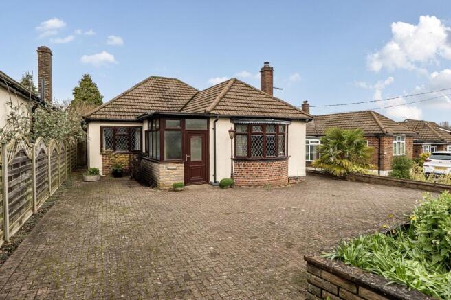 2 bed property, in Keston Avenue, £550,000