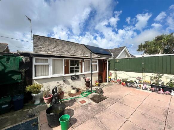 2 bed property, in Upton Towans, £170,000