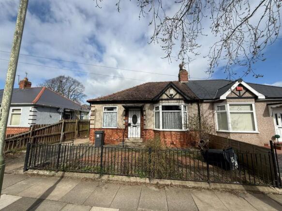 2 bed property, in Bates Avenue, £110,000