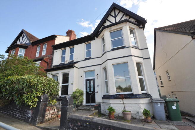 5 bed property, in Wallacre Road, £300,000