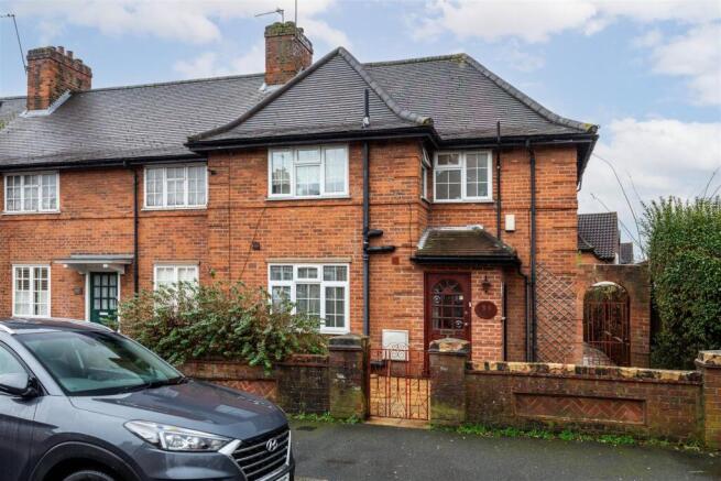 6 bed property, in Daffodil Street W12, £820,000