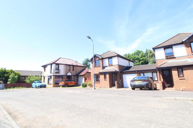 3 bed property, in Cawder Road, £245,000