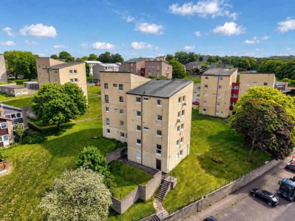 2 bed property, in Charleston Drive, £90,000