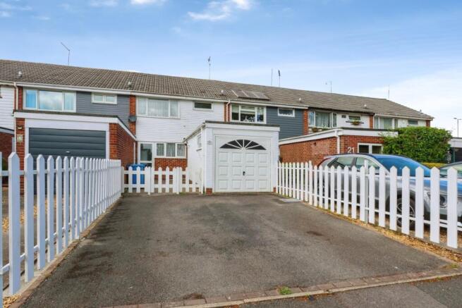 3 bed property, in Collwood Close, £325,000