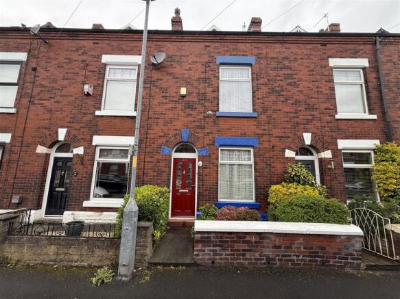 2 bed property, in Hawke Street, £165,000