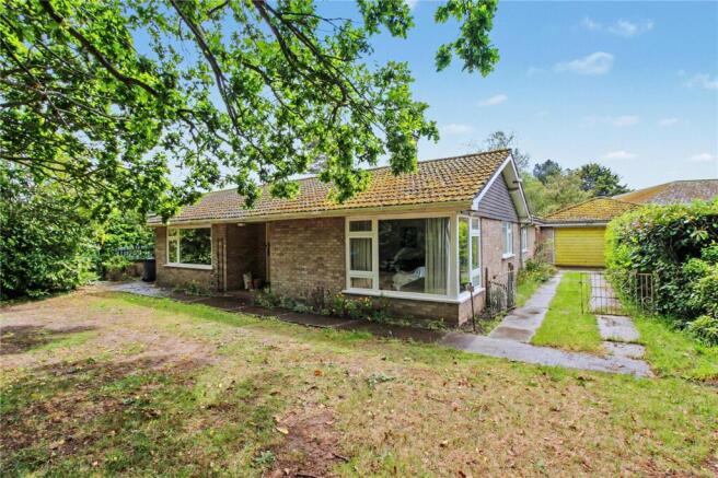 5 bed property, in Hulver Road, £300,000
