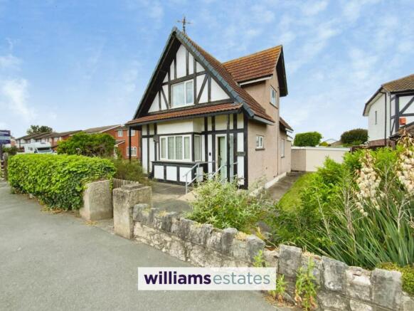 2 bed property, in Foryd Road, £195,000