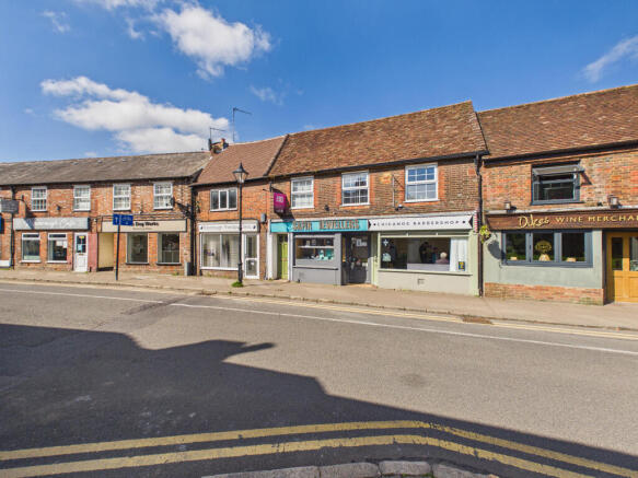 1 bed property, in Duke Street, £175,000