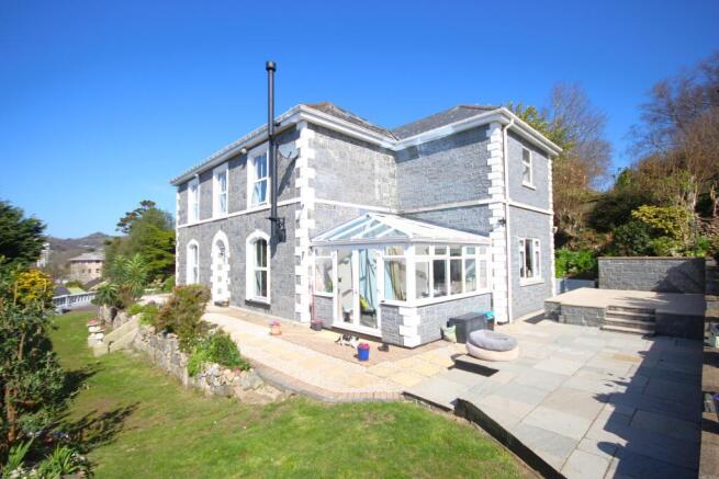 5 bed property, in South Street, £850,000