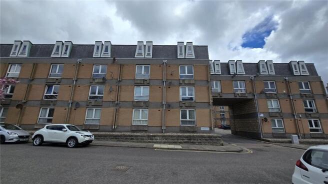 2 bed property, in Salisbury Court, £67,995