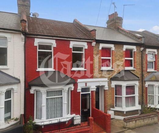 3 bed property, in Clonmell Road, £590,000