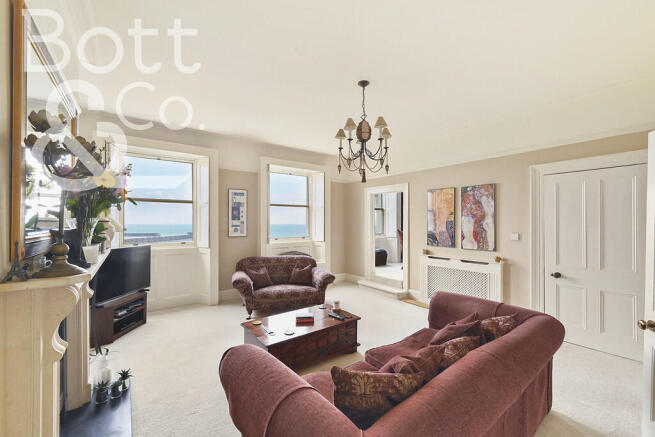 3 bed property, in Lewes Crescent, £950,000
