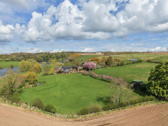 5 bed property, in The Sheepwash, £950,000