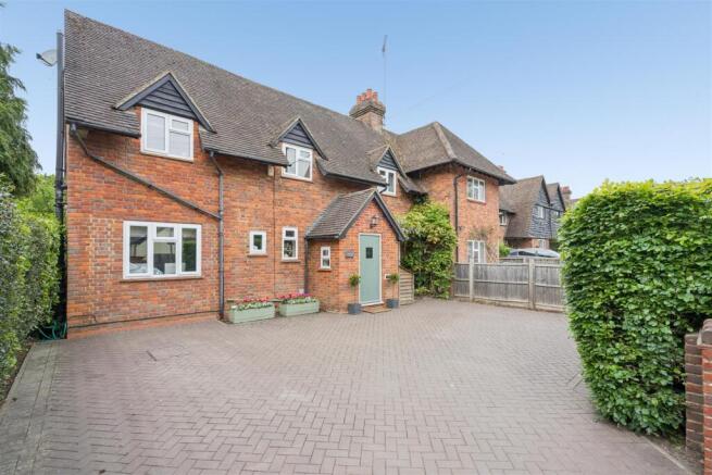 3 bed property, in Sunshine Cottages, £925,000