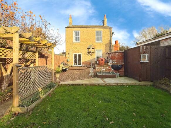 5 bed property, in Church Lane, £360,000