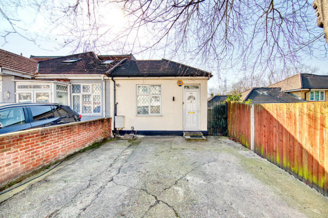 3 bed property, in Wanstead Park Road, £475,000