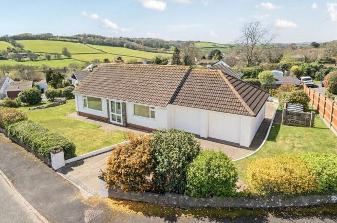2 bed property, in Port Lane Close, £419,950