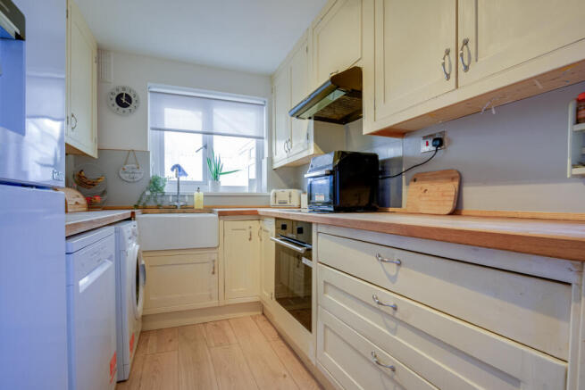 3 bed property, in Wentworth Place, £230,000