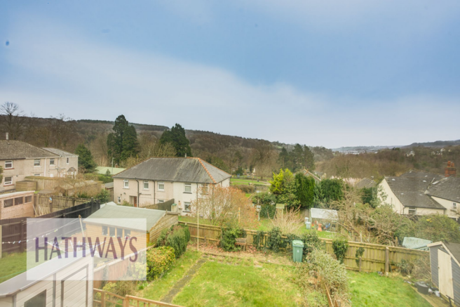 2 bed property, in Abersychan, £150,000