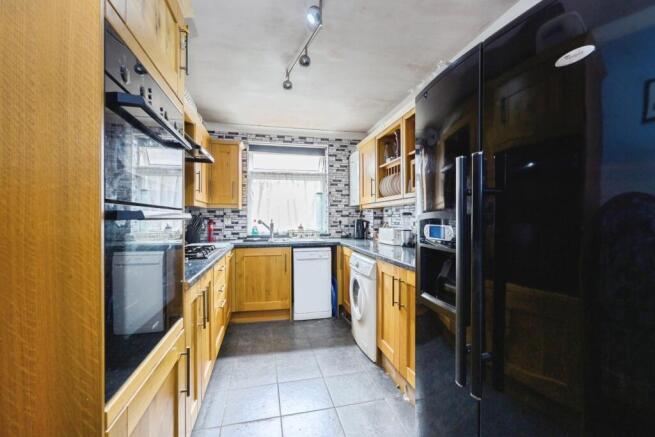2 bed property, in Ringstead Road, £350,000