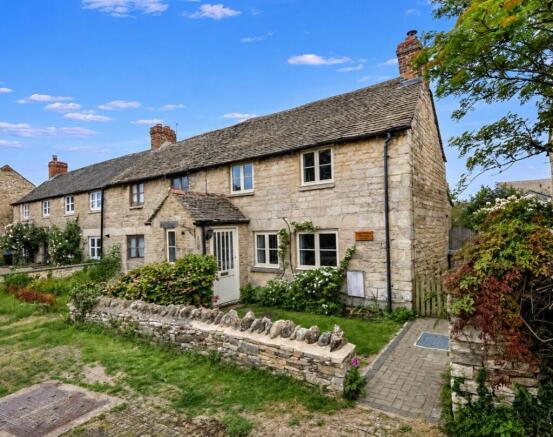 3 bed property, in 160 Main Road Long Hanborough, £475,000