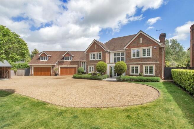 6 bed property, in Pembury Road, £2,000,000
