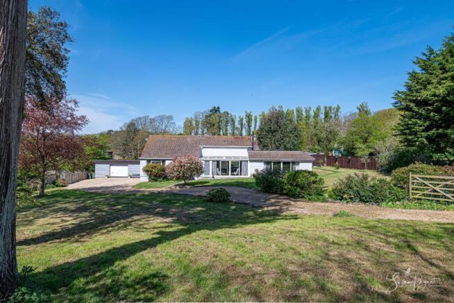 3 bed property, in Brook, £740,000