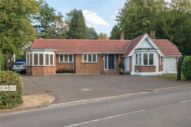 3 bed property, in Whyteleafe Road, £850,000