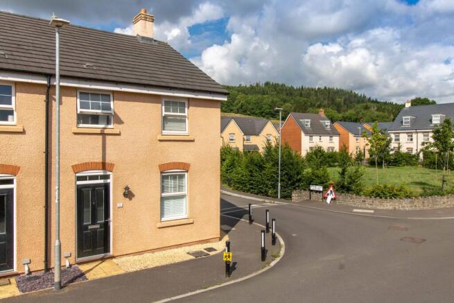 3 bed property, in Ternata Drive, £280,000