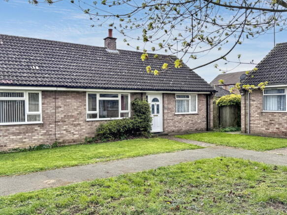2 bed property, in North Drive, £235,000